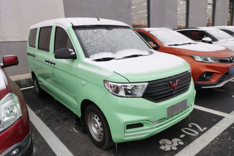 Used Wuling Hongguang V 2022 1.5L Jingqu Version Hydraulic Power Steering LAR Exterior 2