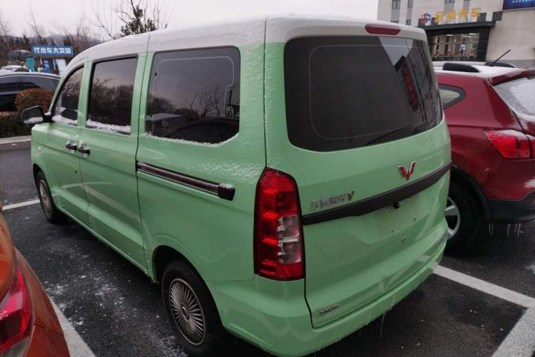 Used Wuling Hongguang V 2022 1.5L Jingqu Version Hydraulic Power Steering LAR Exterior 3
