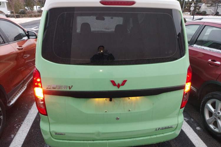 Used Wuling Hongguang V 2022 1.5L Jingqu Version Hydraulic Power Steering LAR Exterior 4