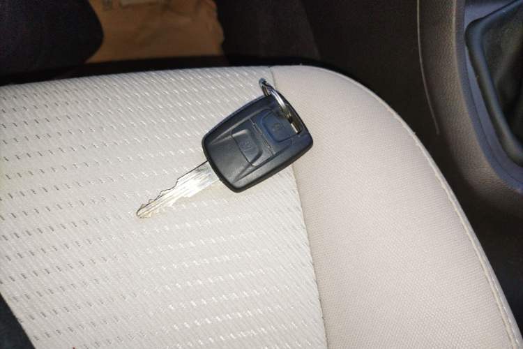 Used Wuling Hongguang V 2022 1.5L Jingqu Version Hydraulic Power Steering LAR Interior 1