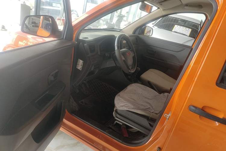 Used Wuling Hongguang V 2022 1.5L Jingqu Version Hydraulic Power Steering LAR Driver Seat