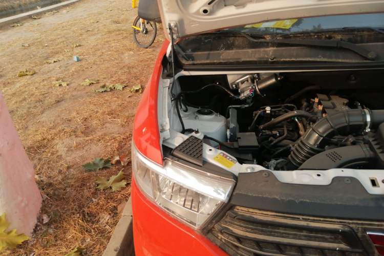 Used Wuling Hongguang V 2022 1.5L Jingqu Version Hydraulic Power Steering LAR Engine Bay Right