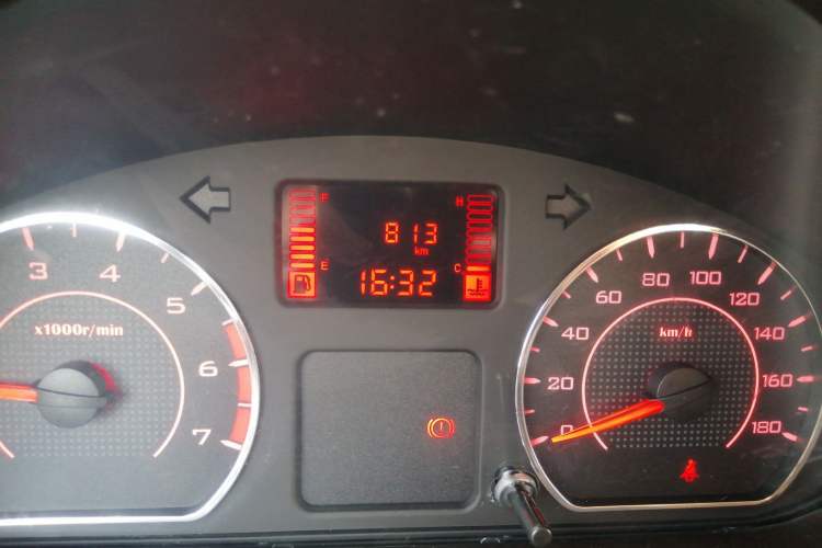 Used Wuling Hongguang V 2022 1.5L Jingqu Version Hydraulic Power Steering LAR Odometer Close Up