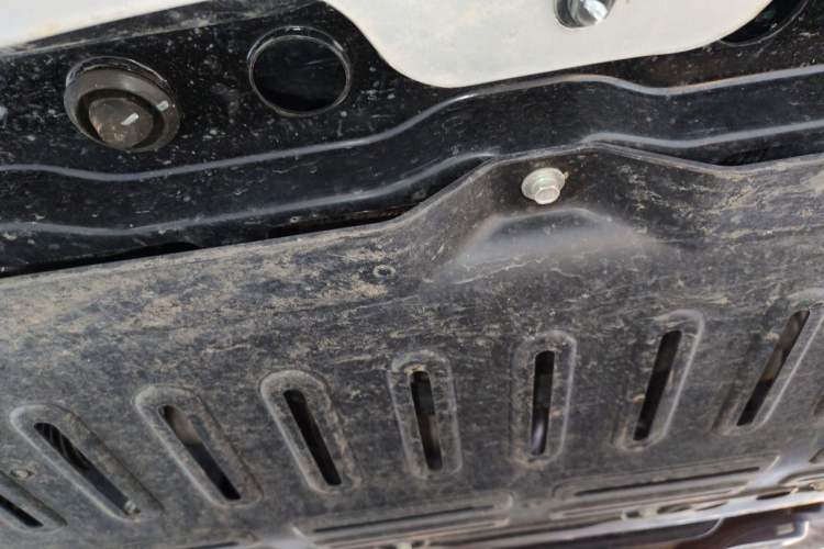 Used Wuling Hongguang V 2022 1.5L Jingqu Edition Electric-Assist LAR Chassis Front