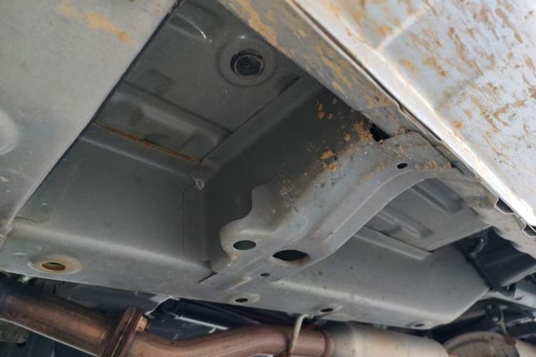 Used Wuling Hongguang V 2022 1.5L Jingqu Edition Electric-Assist LAR Chassis Front Left