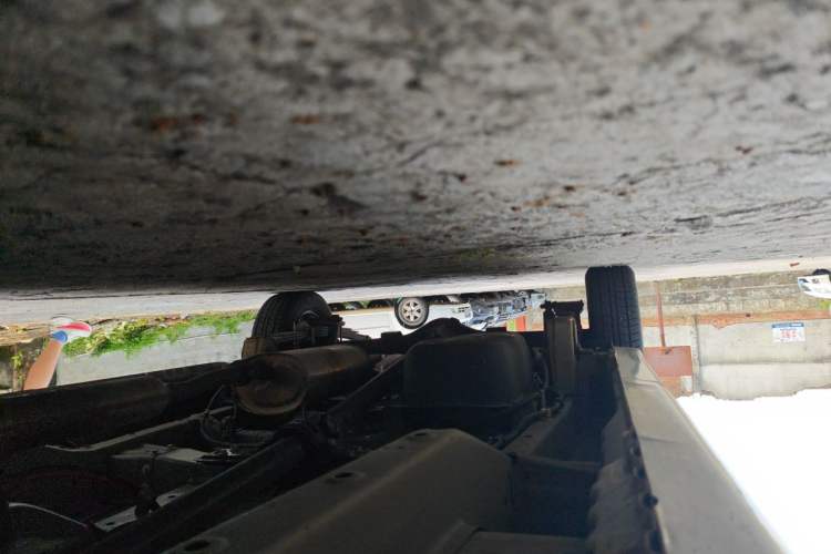 Used Wuling Hongguang V 2022 1.5L Jingqu Version Hydraulic Power Steering LAR Chassis Front Right
