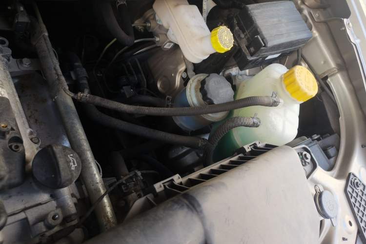 Used Wuling Hongguang V 2022 1.5L Enjoy Edition Electric-Powered LAR Engine Bay Left