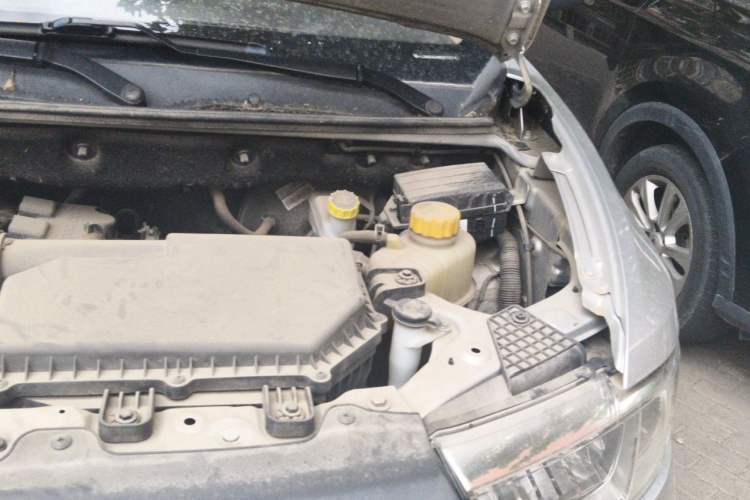 Used Wuling Hongguang V 2022 1.5L Jingqu Version Hydraulic Power Steering LAR Engine Bay Left