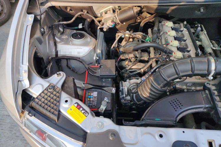 Used Wuling Hongguang V 2022 1.5L Jingqu Edition Electric-Assist LAR Engine Bay Right