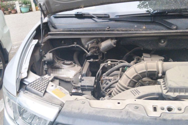 Used Wuling Hongguang V 2022 1.5L Jingqu Version Hydraulic Power Steering LAR Engine Bay Right