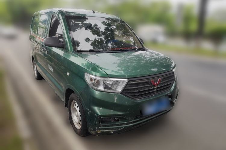 Used Wuling Hongguang V 2022 1.5L Jingqu Edition Enclosed-Window Vehicle with Hydraulic Power Steering LAR Front Right 45 Deg