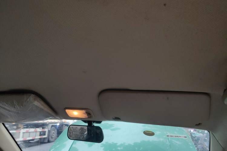Used Wuling Hongguang V 2022 1.5L Jingqu Edition Enclosed-Window Vehicle with Hydraulic Power Steering LAR Headliner