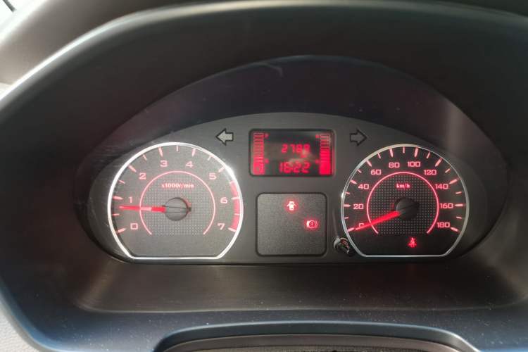 Used Wuling Hongguang V 2022 1.5L Enjoy Edition Electric-Powered LAR Odometer Close Up