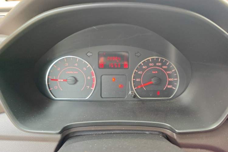 Used Wuling Hongguang V 2022 1.5L Jingqu Version Hydraulic Power Steering LAR Odometer Close Up