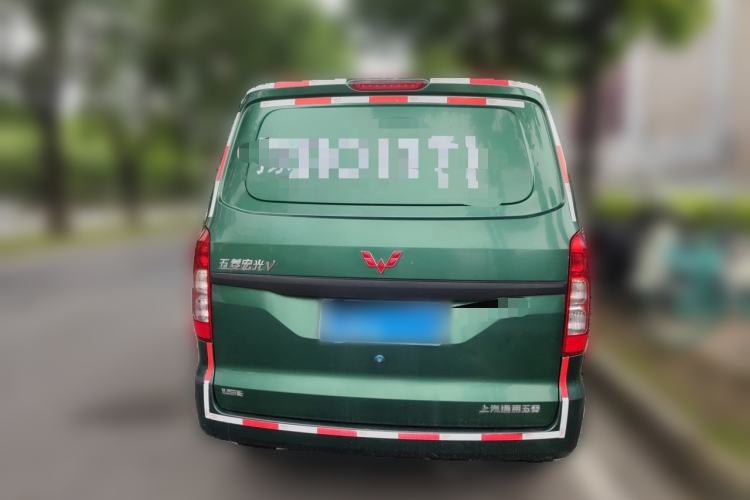 Used Wuling Hongguang V 2022 1.5L Jingqu Edition Enclosed-Window Vehicle with Hydraulic Power Steering LAR Rear