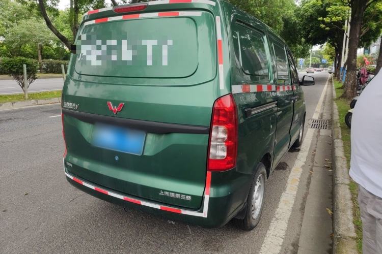 Used Wuling Hongguang V 2022 1.5L Jingqu Edition Enclosed-Window Vehicle with Hydraulic Power Steering LAR Rear Right 45 Deg