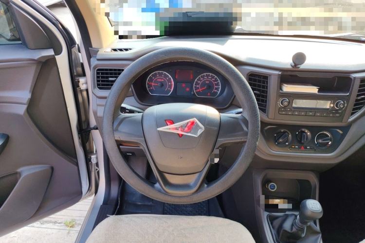 Used Wuling Hongguang V 2022 1.5L Jingqu Edition Electric-Assist LAR Steering Wheel