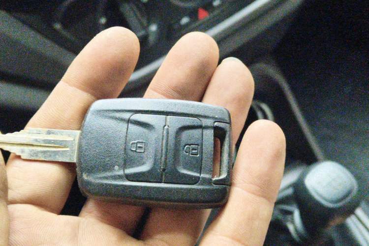 Used Wuling Hongguang V 2022 1.5L Jingqu Version Hydraulic Power Steering LAR Vehicle Key