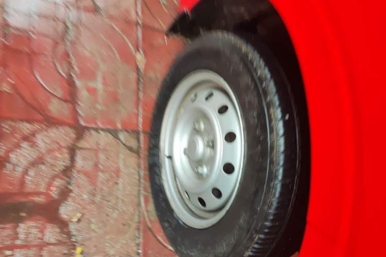 Used Wuling Hongguang V 2022 1.5L Jingqu Version Hydraulic Power Steering LAR Right Front Wheel Hub