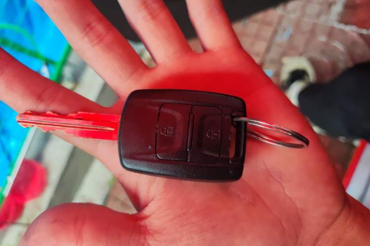 Used Wuling Hongguang V 2022 1.5L Jingqu Version Hydraulic Power Steering LAR Vehicle Key