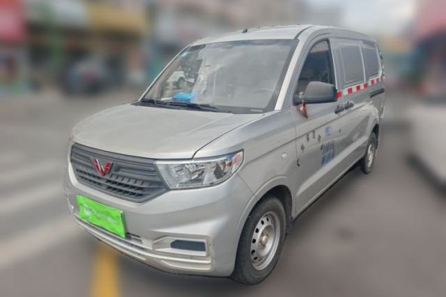 Used Wuling Hongguang V 2022 1.5L Jingqu Edition Enclosed-Window Vehicle with Hydraulic Power Steering LAR