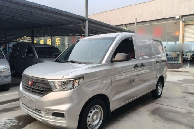 Used Wuling Hongguang V 2022 1.5L Jingqu Edition Enclosed-Window Vehicle with Hydraulic Power Steering LAR