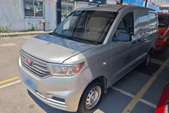 Used Wuling Hongguang V 2022 1.5L Jingqu Edition Enclosed-Window Vehicle with Hydraulic Power Steering LAR