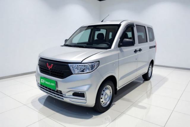 Ojetý Wuling Hongguang V 2022 1.5L Jingqu Edition Electric-Assist LAR