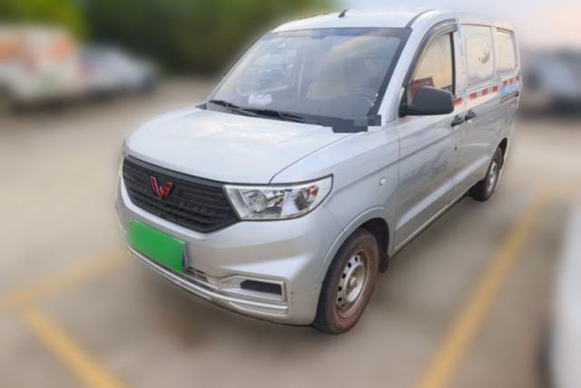Used Wuling Hongguang V 2022 1.5L Jingqu Edition Enclosed-Window Vehicle with Hydraulic Power Steering LAR