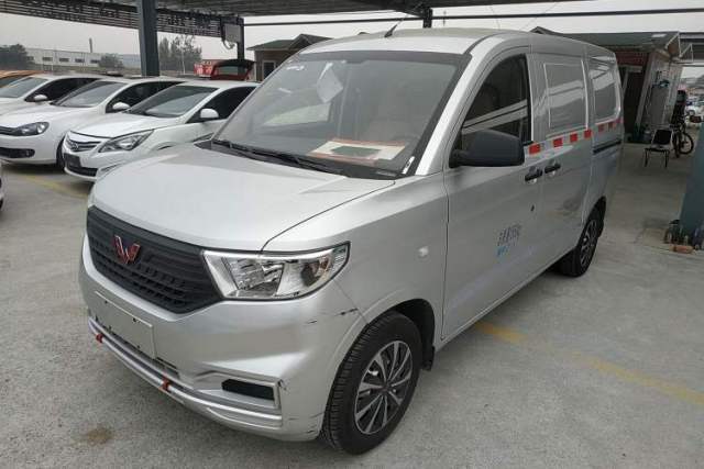 Used Wuling Hongguang V 2022 1.5L Jingqu Edition Enclosed-Window Vehicle with Electric Power Steering LAR