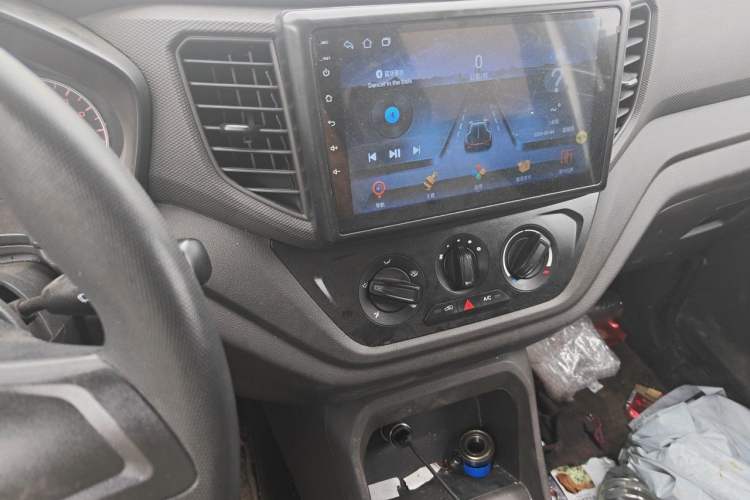 Used Wuling Hongguang V 2022 1.5L Jingqu Edition Electric-Assist LAR Audio And AC Panel