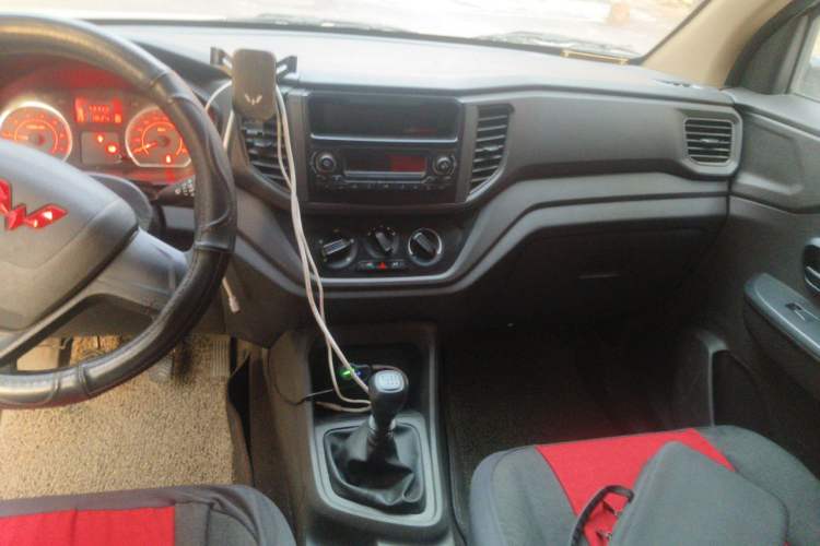 Used Wuling Hongguang V 2022 1.5L Jingqu Edition Electric-Assist LAR Audio And AC Panel