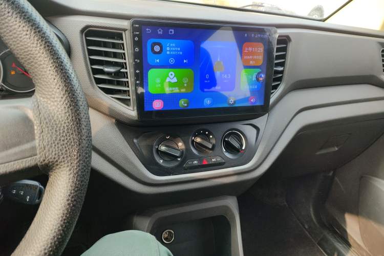 Used Wuling Hongguang V 2022 1.5L Enjoy Edition Electric-Powered LAR Audio And AC Panel