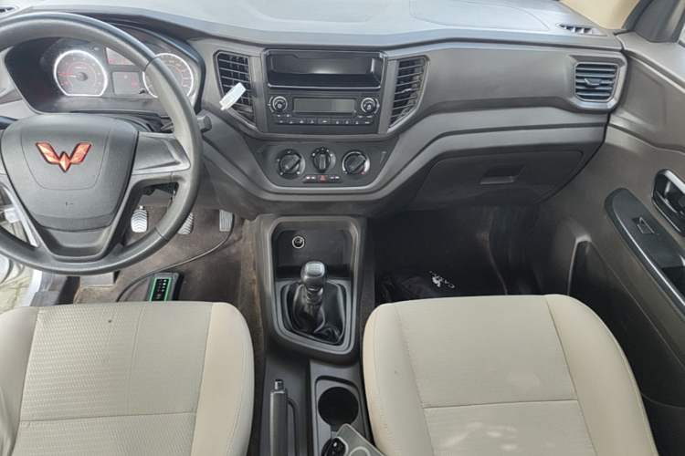 Used Wuling Hongguang V 2022 1.5L Jingqu Version Hydraulic Power Steering LAR Audio And AC Panel