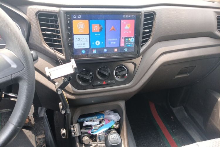 Used Wuling Hongguang V 2022 1.5L Jingqu Edition Electric-Assist LAR Audio And AC Panel