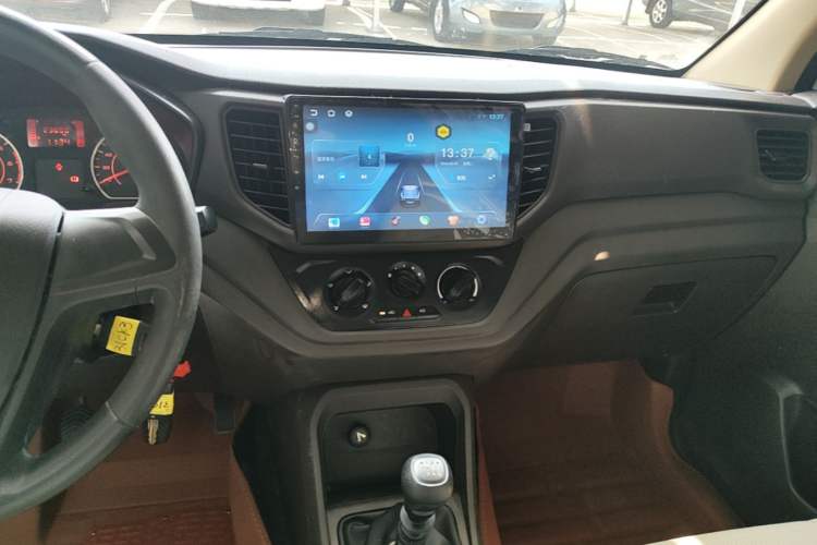 Used Wuling Hongguang V 2022 1.5L Jingqu Edition Electric-Assist LAR Audio And AC Panel