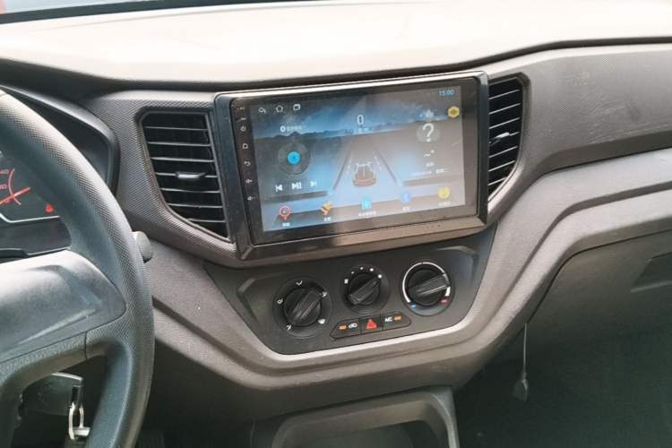 Used Wuling Hongguang V 2022 1.5L Jingqu Edition Electric-Assist LAR Audio And AC Panel