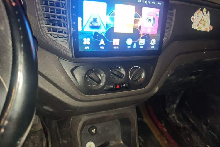 Used Wuling Hongguang V 2022 1.5L Jingqu Edition Electric-Assist LAR Audio And AC Panel