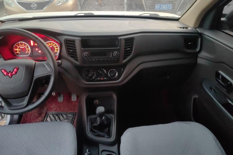 Used Wuling Hongguang V 2022 1.5L Jingqu Edition Electric-Assist LAR Audio And AC Panel