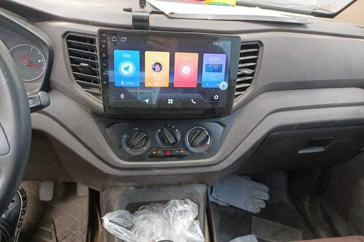 Used Wuling Hongguang V 2022 1.5L Jingqu Edition Electric-Assist LAR Audio And AC Panel