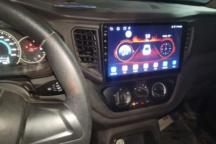 Used Wuling Hongguang V 2022 1.5L Enjoy Edition Electric-Powered LAR Audio And AC Panel
