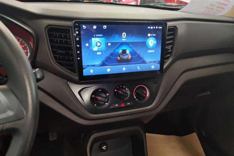 Used Wuling Hongguang V 2022 1.5L Jingqu Edition Enclosed-Window Vehicle with Hydraulic Power Steering LAR Audio And AC Panel