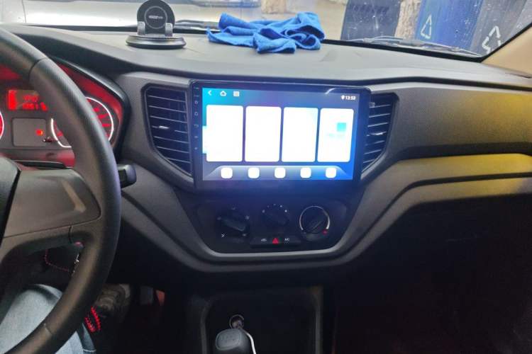 Used Wuling Hongguang V 2022 1.5L Jingqu Version Hydraulic Power Steering LAR Audio And AC Panel