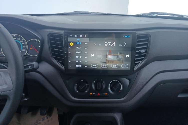 Used Wuling Hongguang V 2022 1.5L Enjoy Edition Electric-Powered LAR Audio And AC Panel