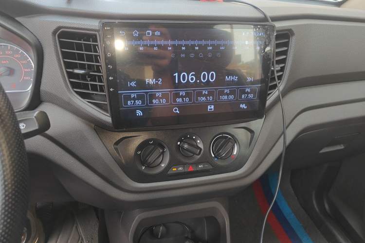 Used Wuling Hongguang V 2022 1.5L Jingqu Edition Electric-Assist LAR Audio And AC Panel