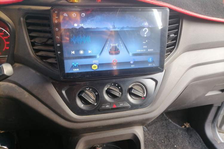 Used Wuling Hongguang V 2022 1.5L Jingqu Edition Enclosed-Window Vehicle with Hydraulic Power Steering LAR Audio And AC Panel