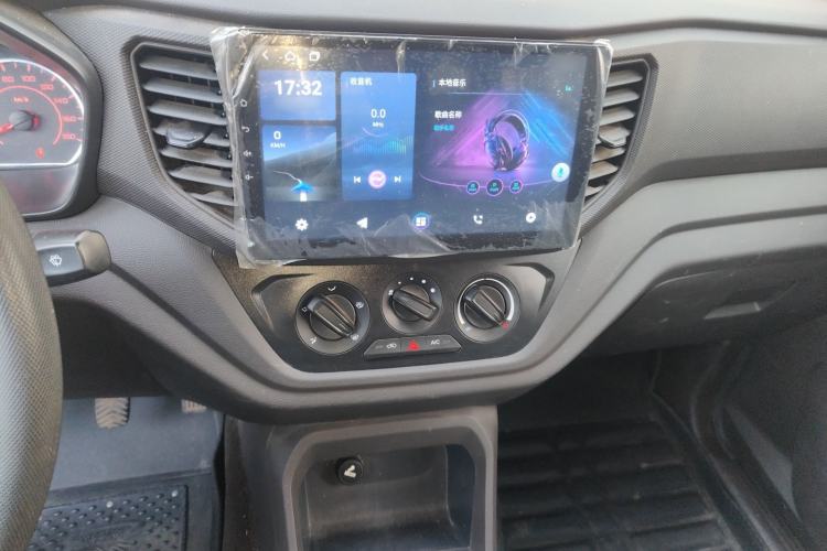 Used Wuling Hongguang V 2022 1.5L Jingqu Version Hydraulic Power Steering LAR Audio And AC Panel