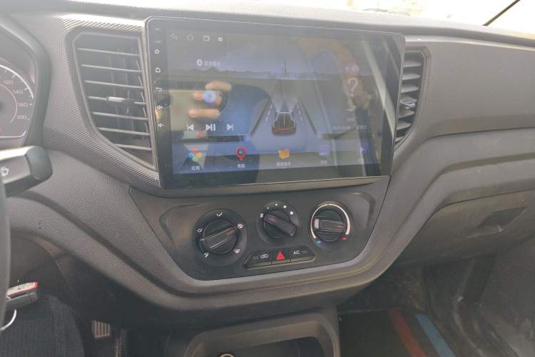 Used Wuling Hongguang V 2022 1.5L Jingqu Edition Enclosed-Window Vehicle with Electric Power Steering LAR Audio And AC Panel