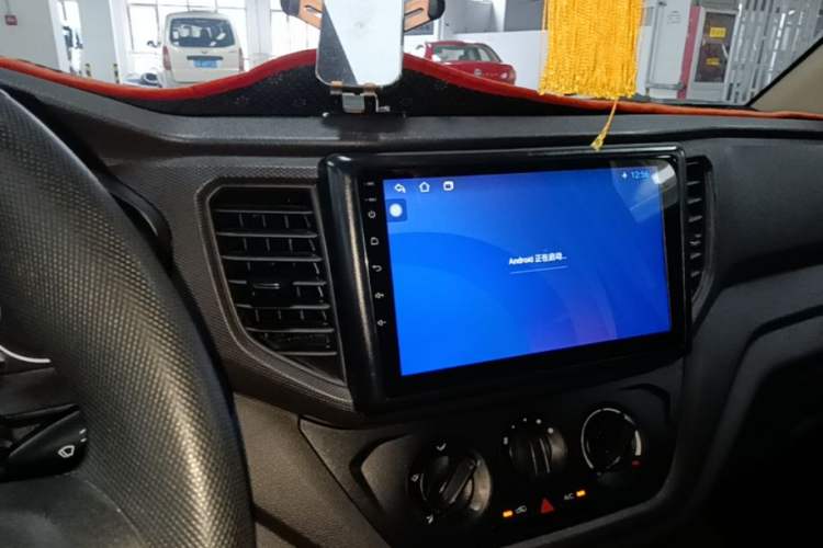 Used Wuling Hongguang V 2022 1.5L Enjoy Edition Electric-Powered LAR Audio And AC Panel