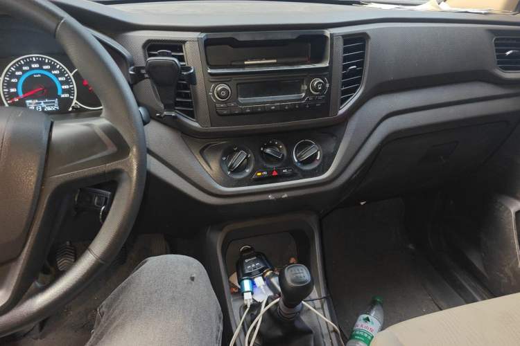 Used Wuling Hongguang V 2022 1.5L Enjoy Edition Hydraulic Power Steering LAR Audio And AC Panel